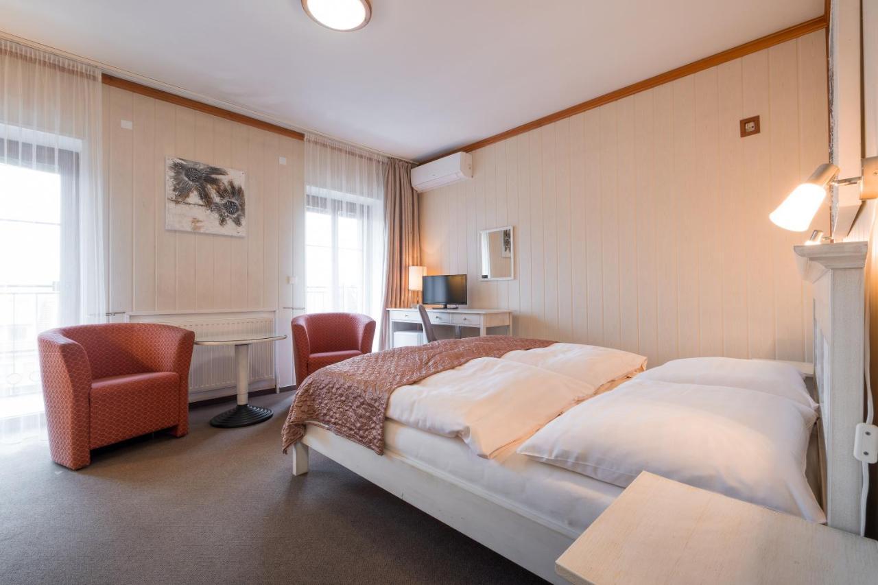 Hotel Maxant Frymburk Exterior photo